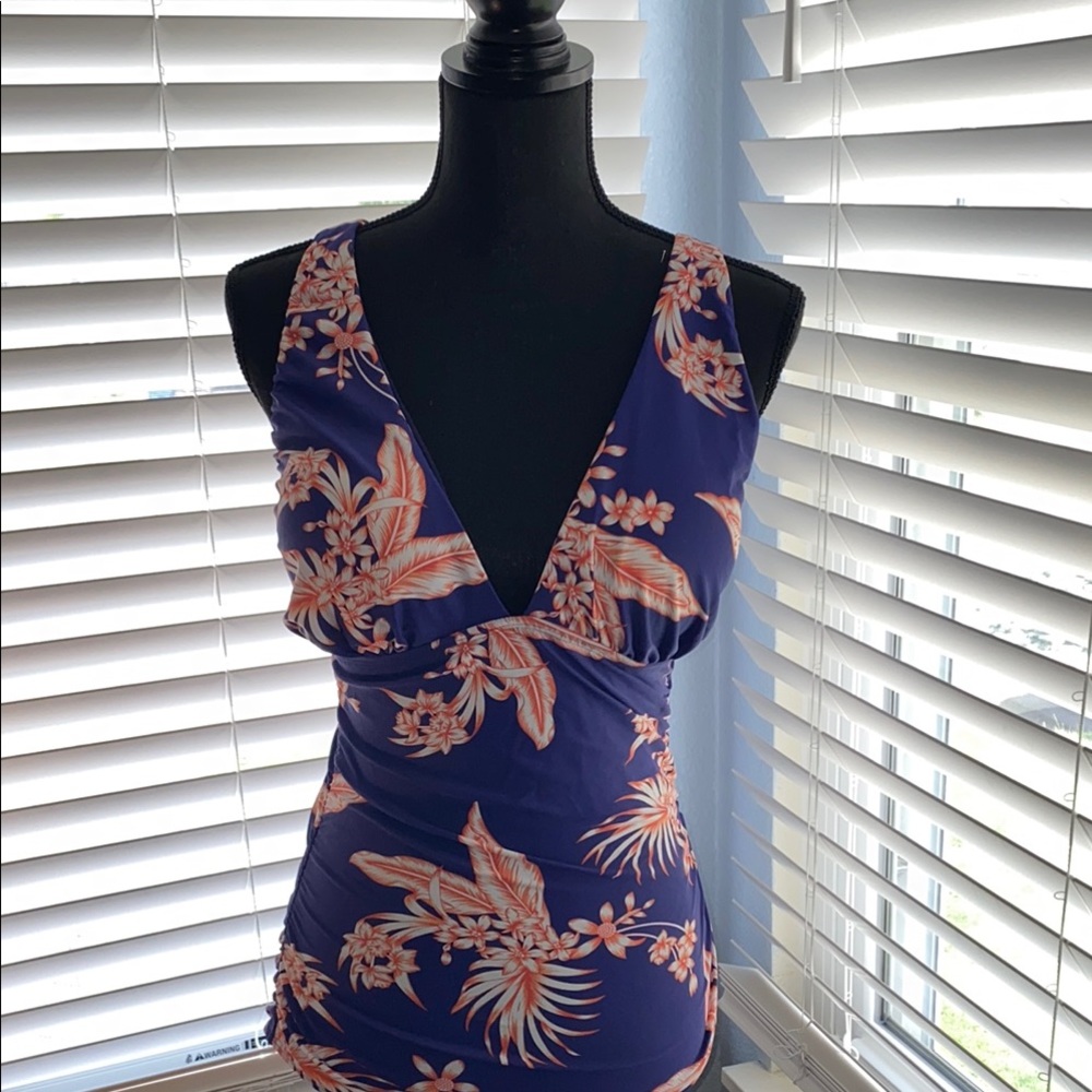 Floral V-Neck Swimsuit Size Medium